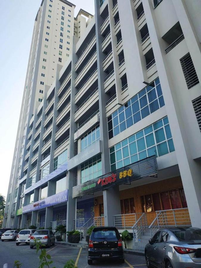 Straits Garden Suites By Yen'S Sojourn George Town Bagian luar foto