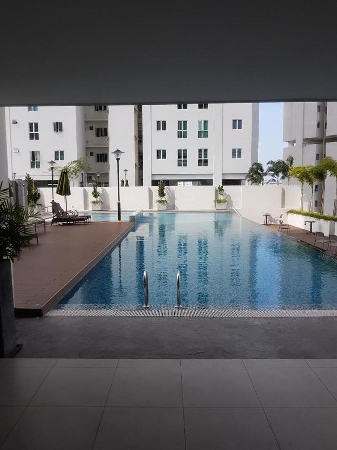 Straits Garden Suites By Yen'S Sojourn George Town Bagian luar foto