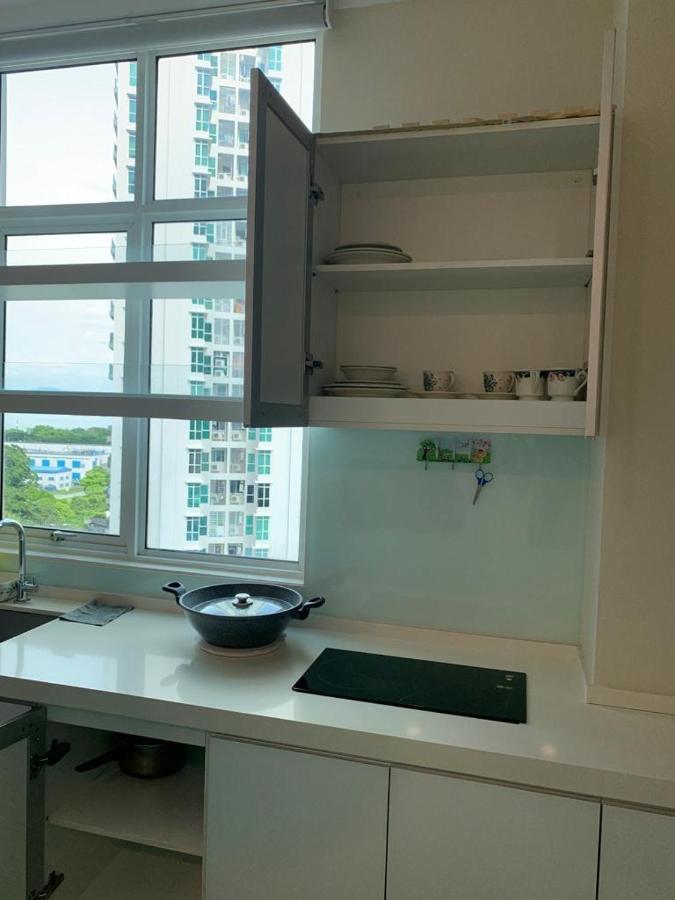 Straits Garden Suites By Yen'S Sojourn George Town Bagian luar foto